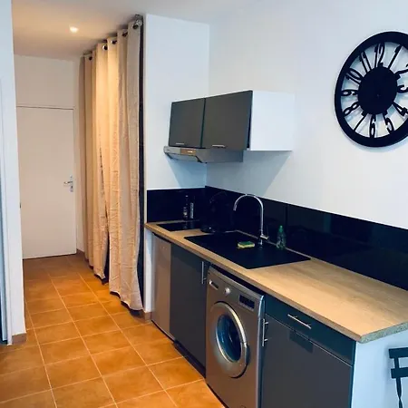 Studio A 20m Plage, Parking Clim